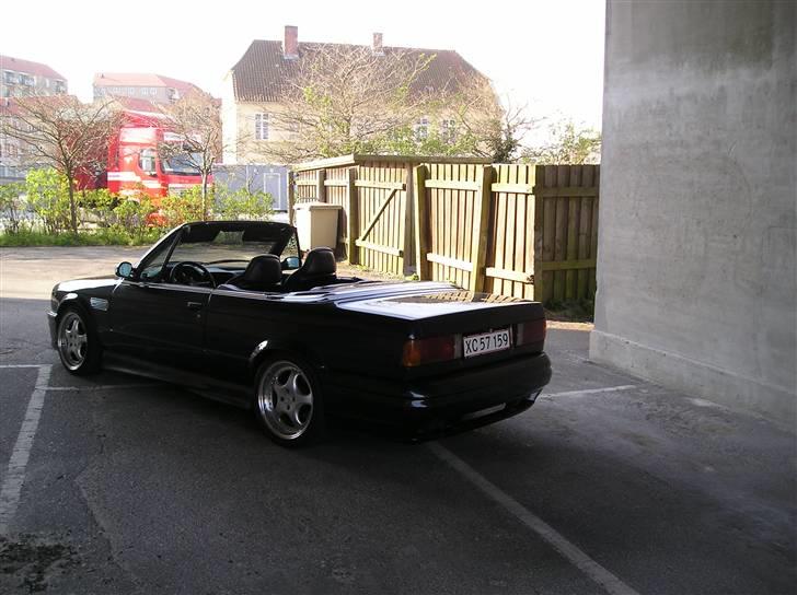 BMW 325i Cab solgt billede 9