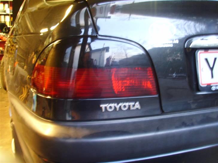 Toyota Avensis SOLGT billede 9