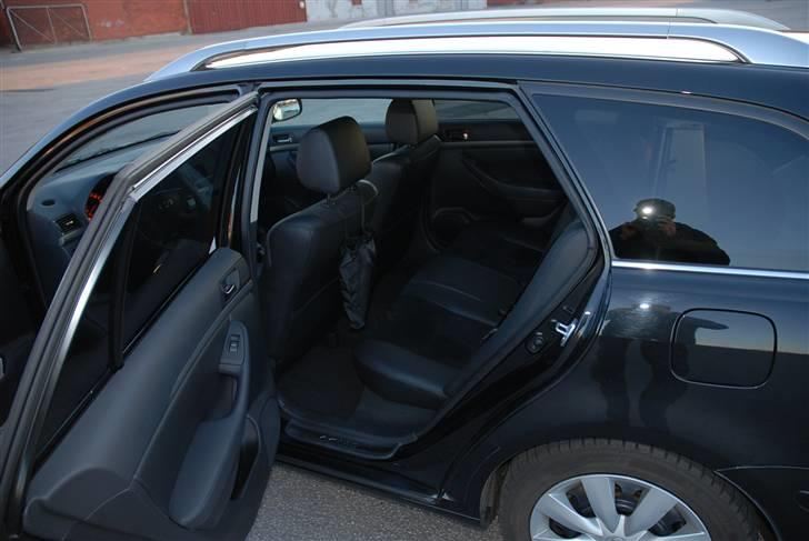 Toyota Avensis 2,2 D-cat  (solgt billede 4