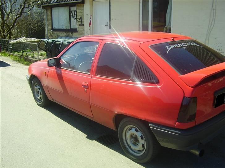 Opel Kadett 1,4i *TOTALSKADET* billede 3