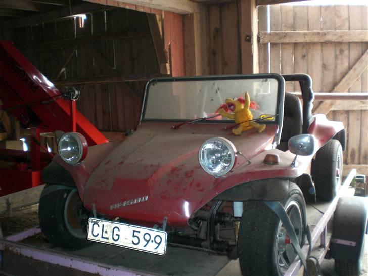VW Beach Buggy --- SOLGT - Første møde med den.... Fandt den tilfældigt på nabogården hvor vi boede på vores ferie i sverige... billede 2