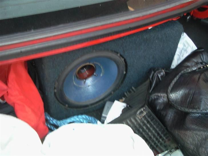 Ford Sierra 2.0 *The Love Car* - Subwooferen, der bare spiller som en drøm :D billede 12