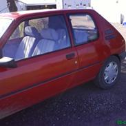 Peugeot 205 . S.o.l.g.t.