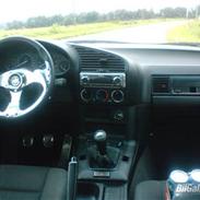 BMW 320i - SOLGT -