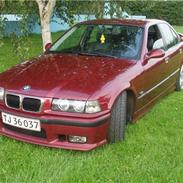 BMW e36 320i