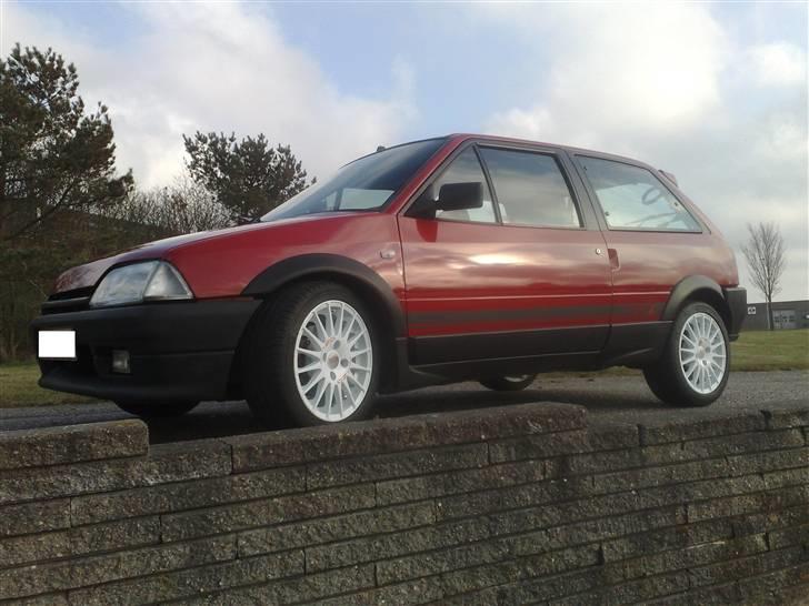 Citroën Ax GTI (1.6 8v) - Så blev det endelig sommer! Fine nye sko og rigtig sommerklar. ;-) billede 9