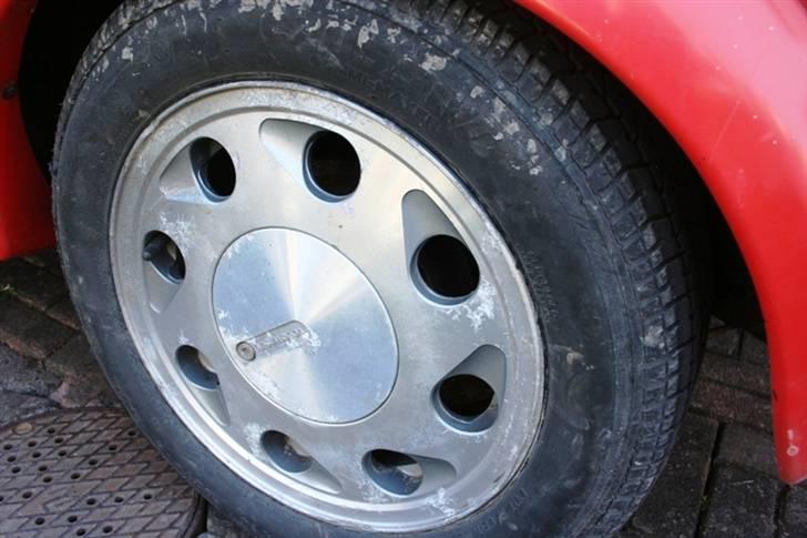 VW Golf 1 Cabriolet - SOLGT - VW Original fælge, bare ikke sikker på de sad på hende fra fabrikken. billede 6