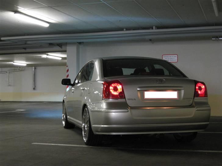 Toyota Avensis 2.0 D-4D (solgt) billede 10