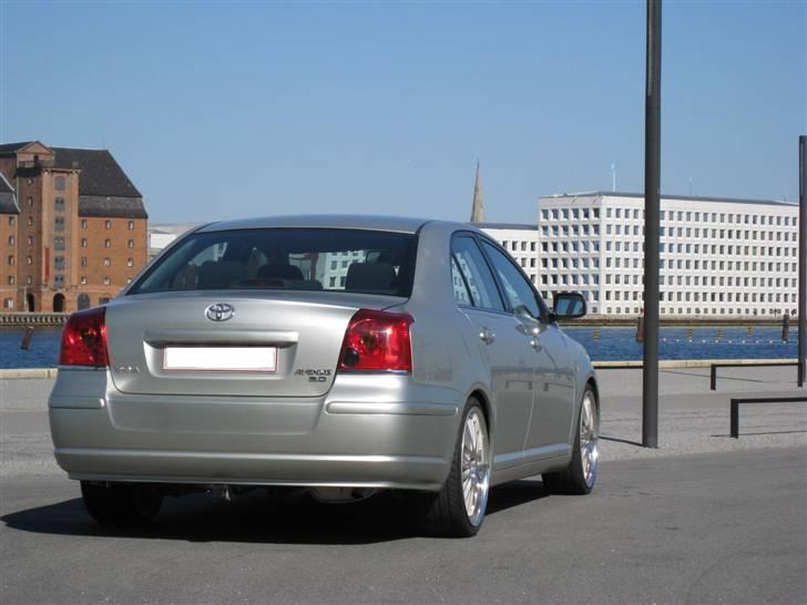 Toyota Avensis 2.0 D-4D (solgt) billede 14