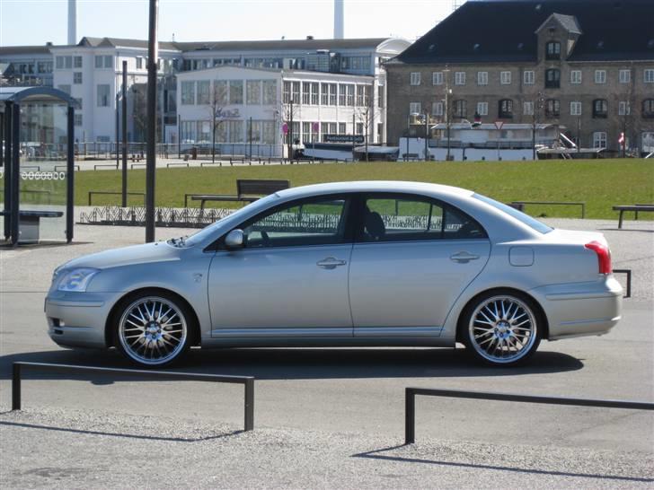 Toyota Avensis 2.0 D-4D (solgt) billede 18
