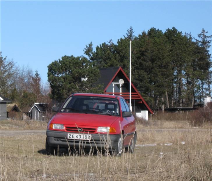 Opel Astra 1,6i  solgt - Taget d. 6/ 3-10 billede 1