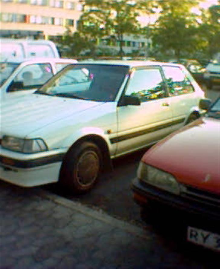 Mitsubishi Galant 2,0 GLSI SOLGT - 1,3 DX Club Prestige, som jeg havde i 2003... Standard, men hidsig nok. billede 9