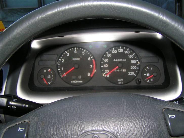 Toyota Corolla Champ - Har selv monteret spedometer med omdrejningstæller fra en GSI over i min egen. billede 11