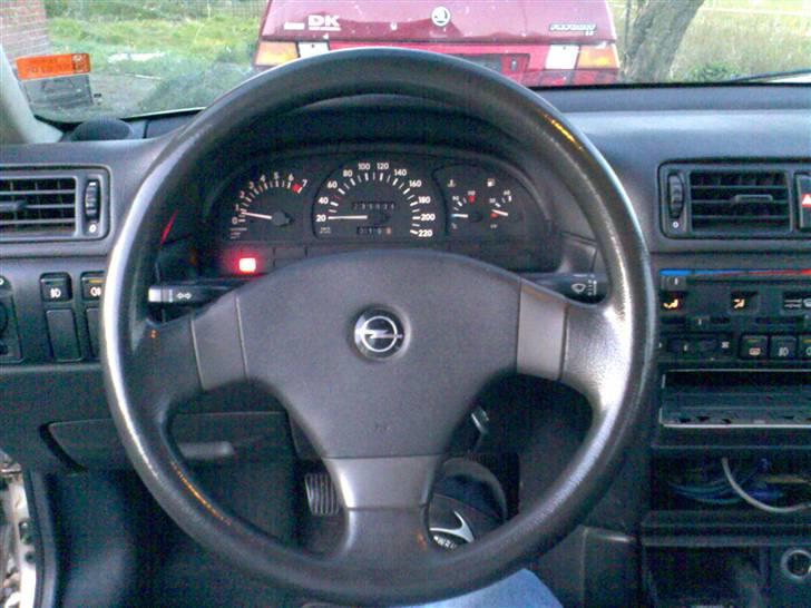 Opel vectra a 2.0i  billede 8