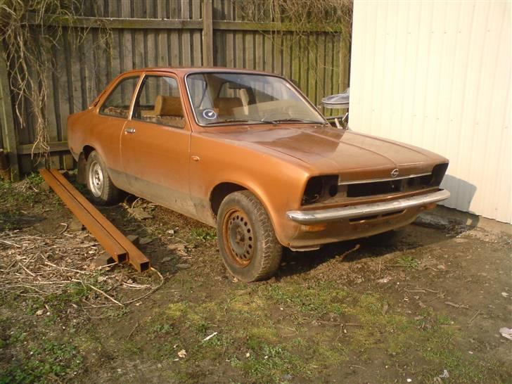 Opel Kadett C Limo -SOLGT- - Taget lige efter jeg havde Betalt For den ude ved Kenneth...... billede 14