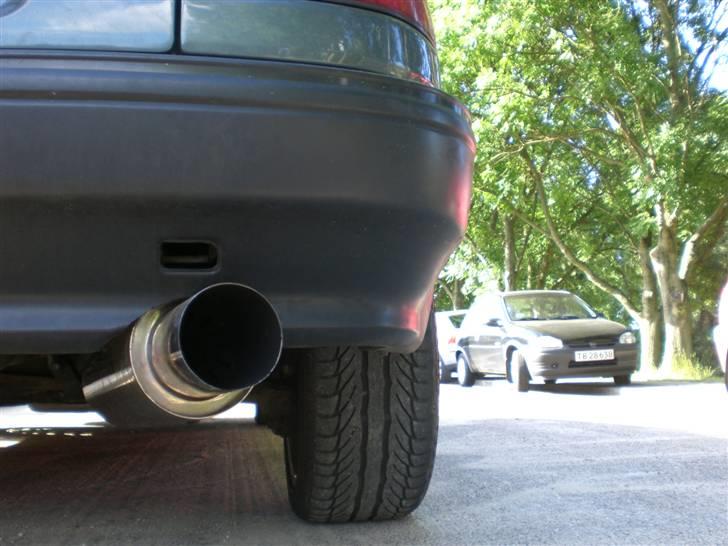 Toyota Corolla 1,6 XL - Ny bagpotte sat den som på drift-biler :P ser godt ud!  billede 4