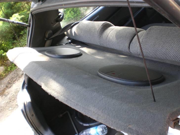 Toyota Corolla 1,6 XL - mine højtalere :D sony xplod billede 7