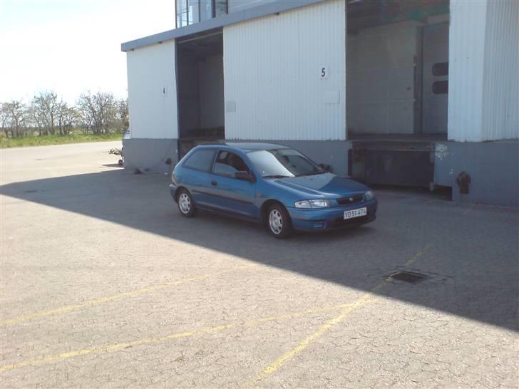 Mazda 323 - flere billeder kommer billede 3