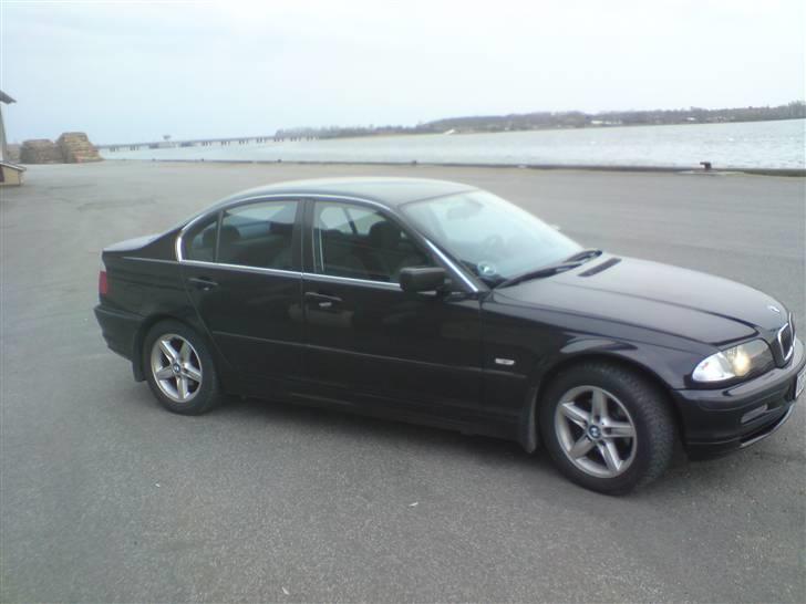 BMW 320i E46  Solgt - Med vinter hjul på billede 2