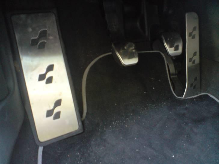 VW Golf V Sport R-line,solgt - Orginale R-line måtter og Pedal sæt, det gir det fedste look.. billede 11