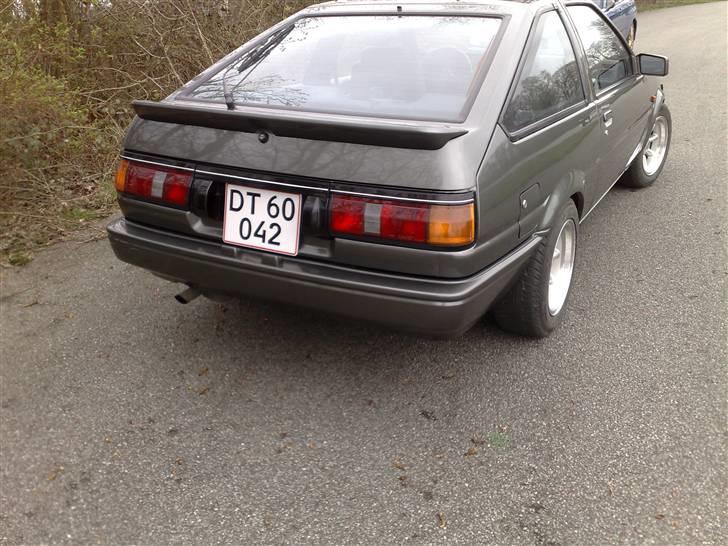 Toyota ae86 coupé - det er så de nye lygter Whiteline billede 14