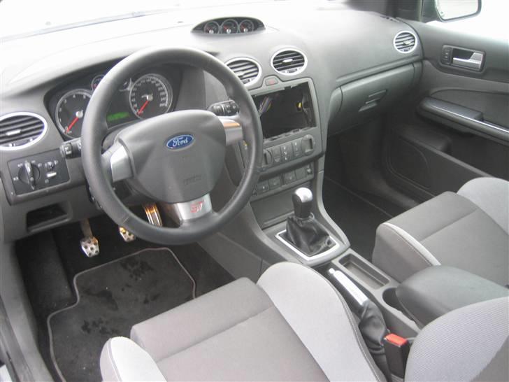 Ford Focus ST 225  - Radio på vej :) billede 8