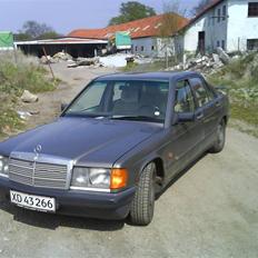 Mercedes Benz 190 E *Byttet*
