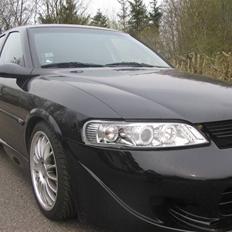 Opel Vectra b 1.8 Totalskadet