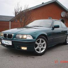 BMW 325i Coupé *SOLGT*