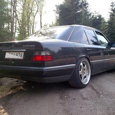 Mercedes Benz 300E Kleemann (SOLGT)