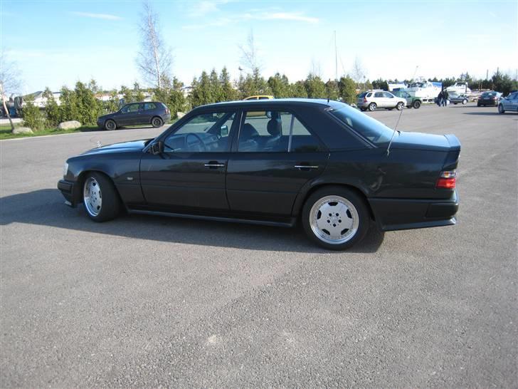 Mercedes Benz AMG 300E 24V billede 5