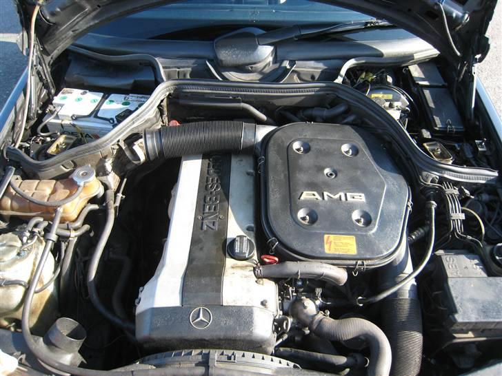 Mercedes Benz AMG 300E 24V billede 6