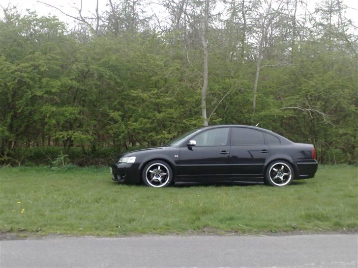 VW Passat "Totalskadet" billede 1