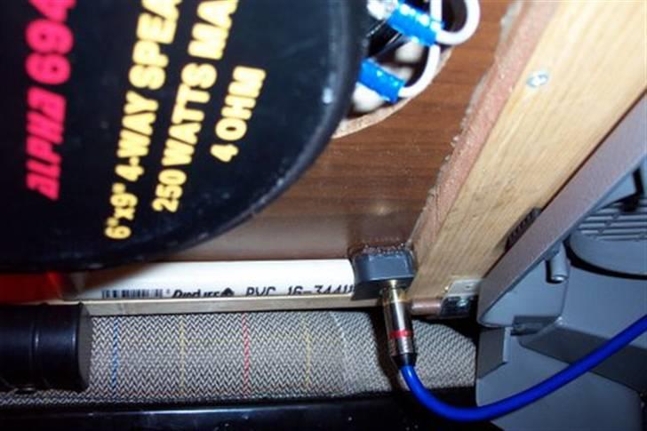 Fiat Punto 1.2 75 (SOLGT) - Phono stik til baghøjtalere, en i hver side af hattehylde billede 17