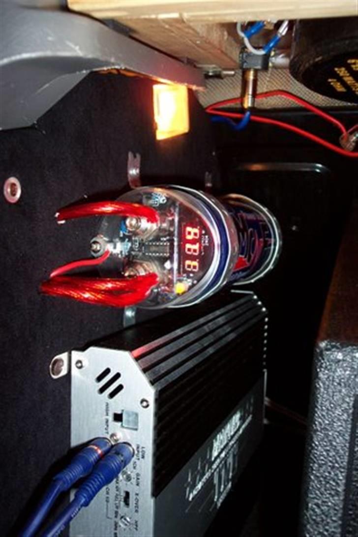 Fiat Punto 1.2 75 (SOLGT) - Min kondensator, og TNT Forstærker billede 18