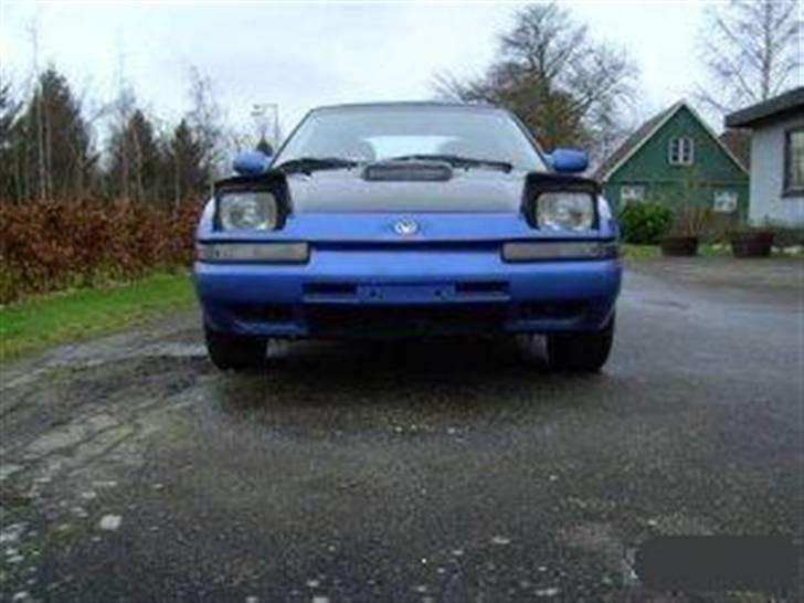 Mazda 323F billede 5