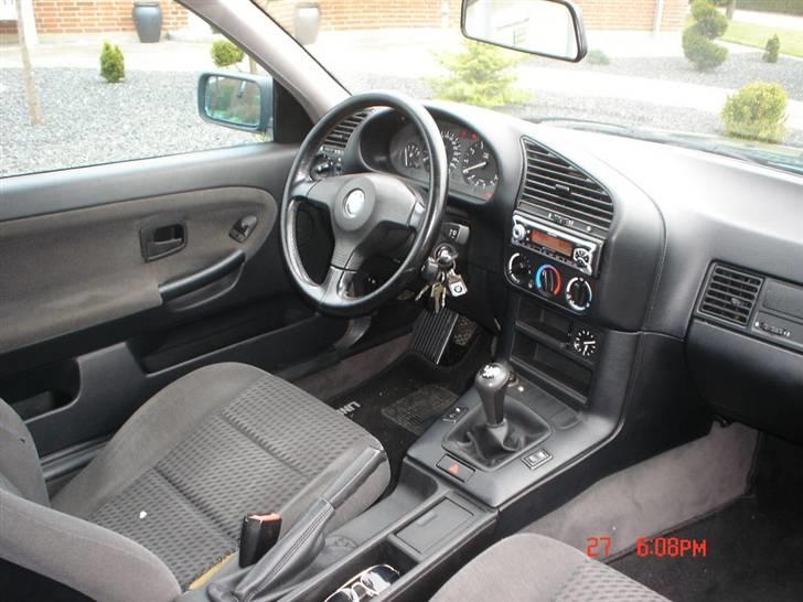 BMW 325i Coupé *SOLGT* billede 11