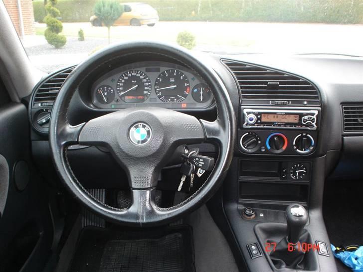 BMW 325i Coupé *SOLGT* billede 13
