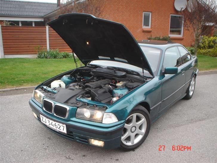 BMW 325i Coupé *SOLGT* billede 17