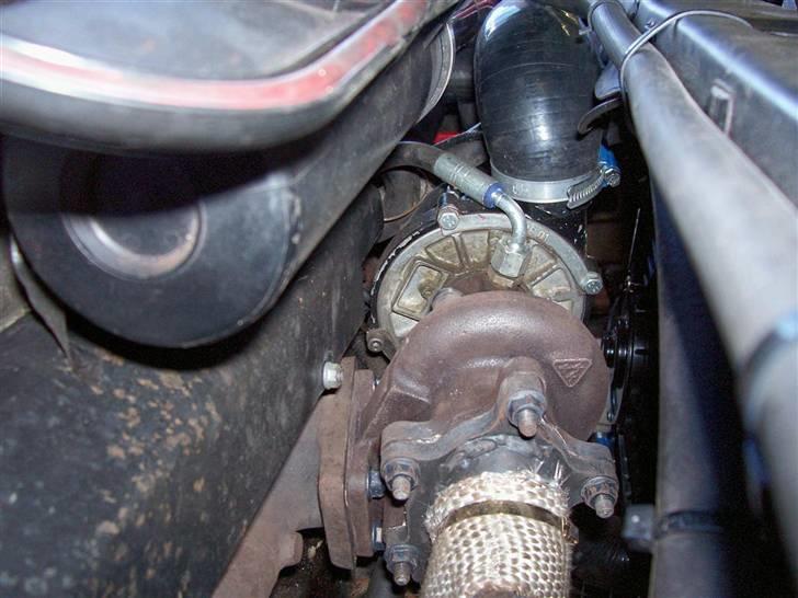 Ford Escort 1,6i Turbo (død) - Turboen nede i motorrummet... billede 11