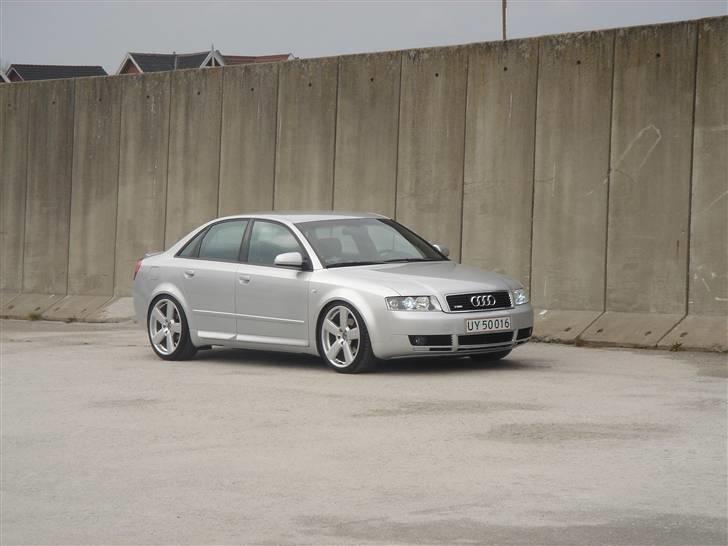 Audi A4  V6  S-line ¤SOLGT¤ billede 2