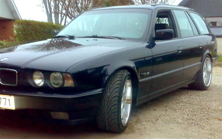 BMW 530i V8 Touring SOLGT - dårlig kvalitet. fælgkant poleret billede 15