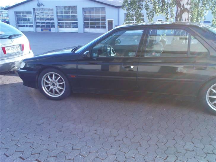 Peugeot 605 total skadet :( billede 1