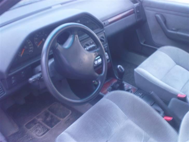 Peugeot 605 total skadet :( billede 2