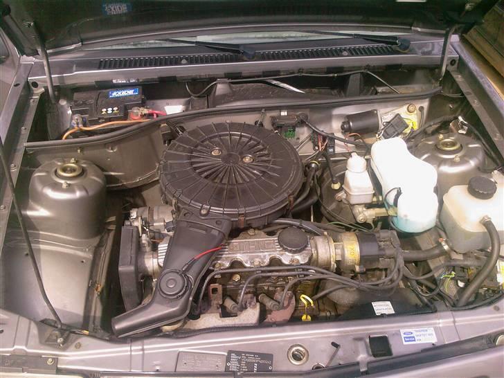 Opel Corsa A-[ !!IMPORT!! ] - Et billede af motoren.  billede 11