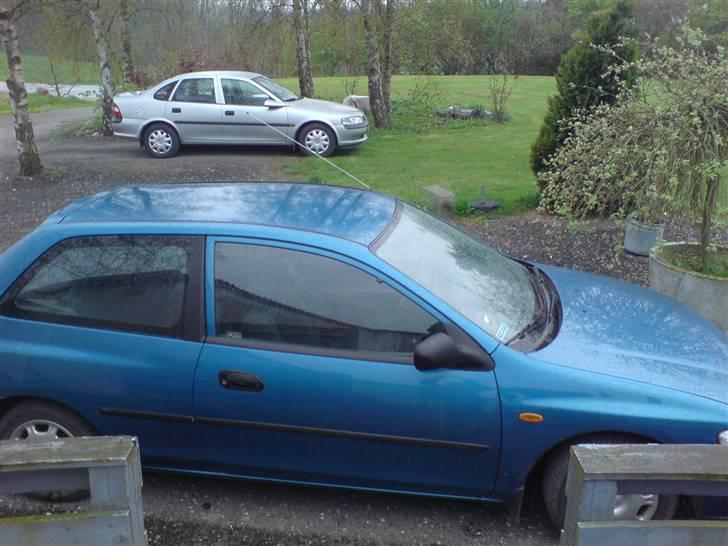 Mazda 323 billede 10