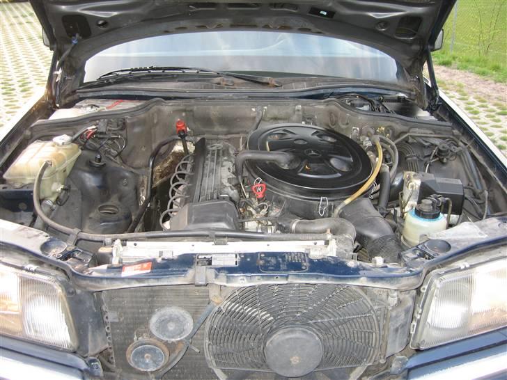 Mercedes Benz 300 SE *SOLGT* billede 6