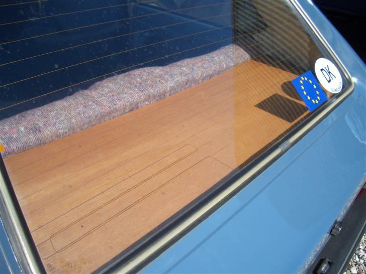 VW Polo mk1 RETRO - DØD :( - Lillebror har special lavet hattehylden i træ, som er lakkeret og derefter pudset ned og givet linolie billede 4