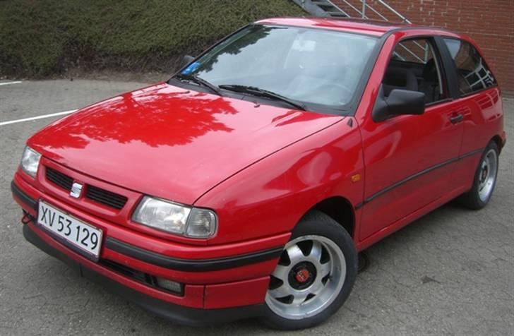 Seat Ibiza 1.9 TD **SOLGT** - En gang voks og lakforsegling er nu godt :D billede 1