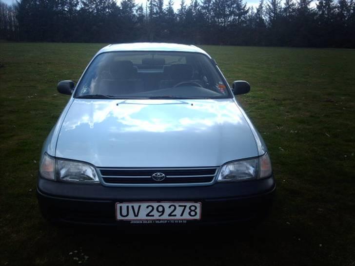 Toyota Carina E 1.6 billede 1